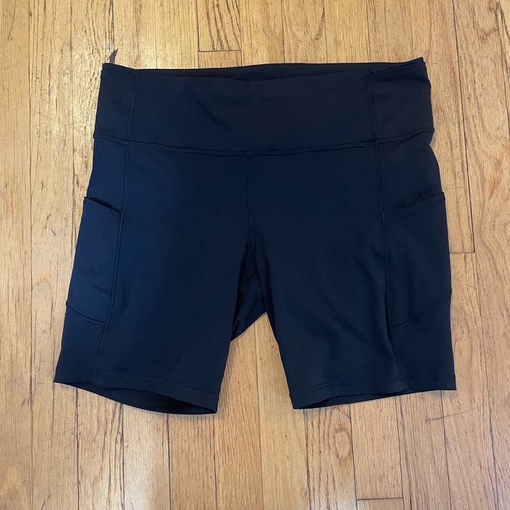 EUC a lululemon Fast and Free High Rise Shorts 8in